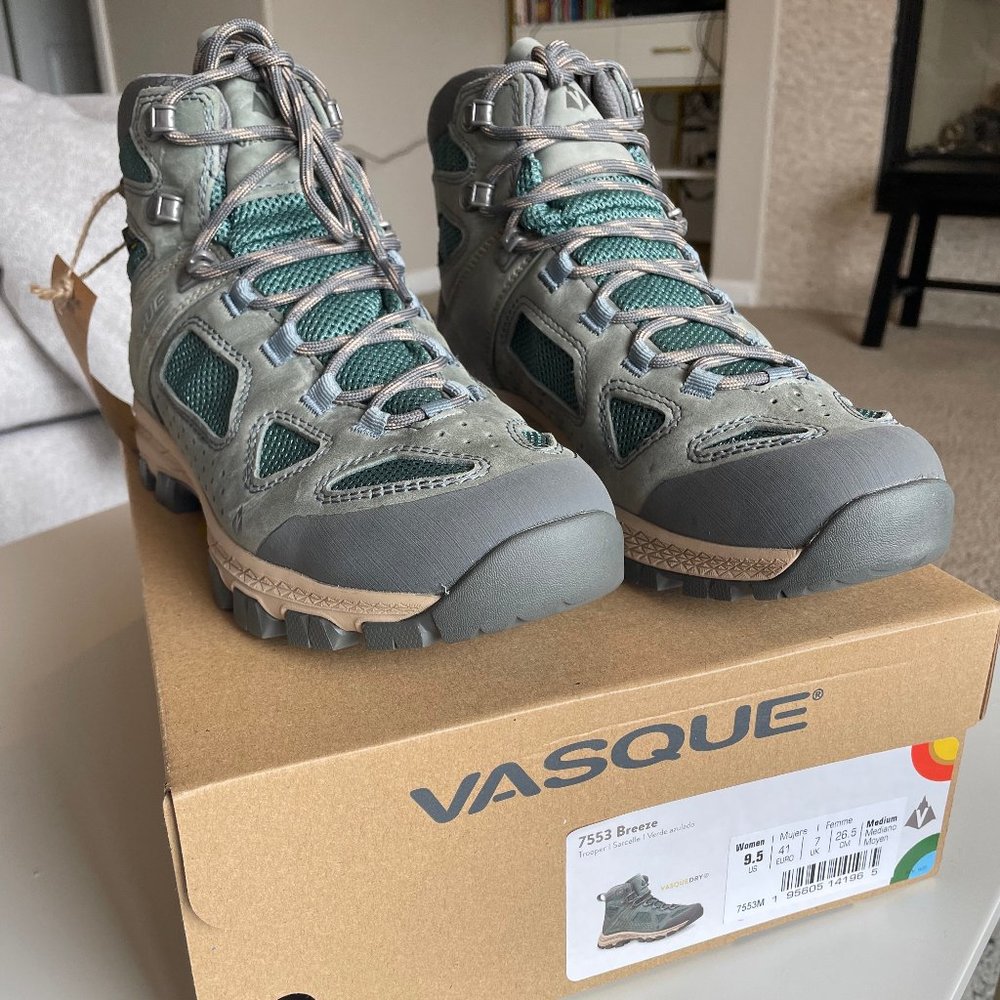 Never worn Vasque hiking boots